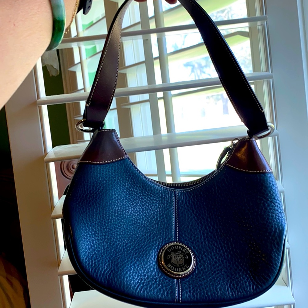 Vintage Dooney & Bourke AWL shoulder hobo bag